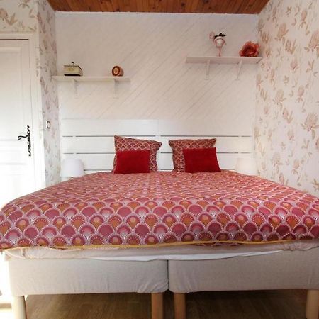 Le Galaveyson Bed & Breakfast Le Grand-Serre Bagian luar foto